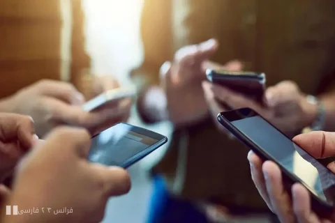 درخواست جنجالی مکرون: شبکه‌های اجتماعی برای زیر ۱۵ سال ممنوع شود