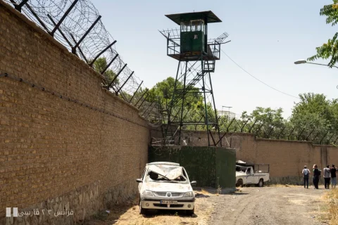 Un bijoutier irano-américain a été libéré de prison, mais est interdit de sortie