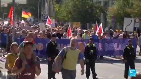 تظاهرات گسترده علیه پیروزی AfD در آلمان